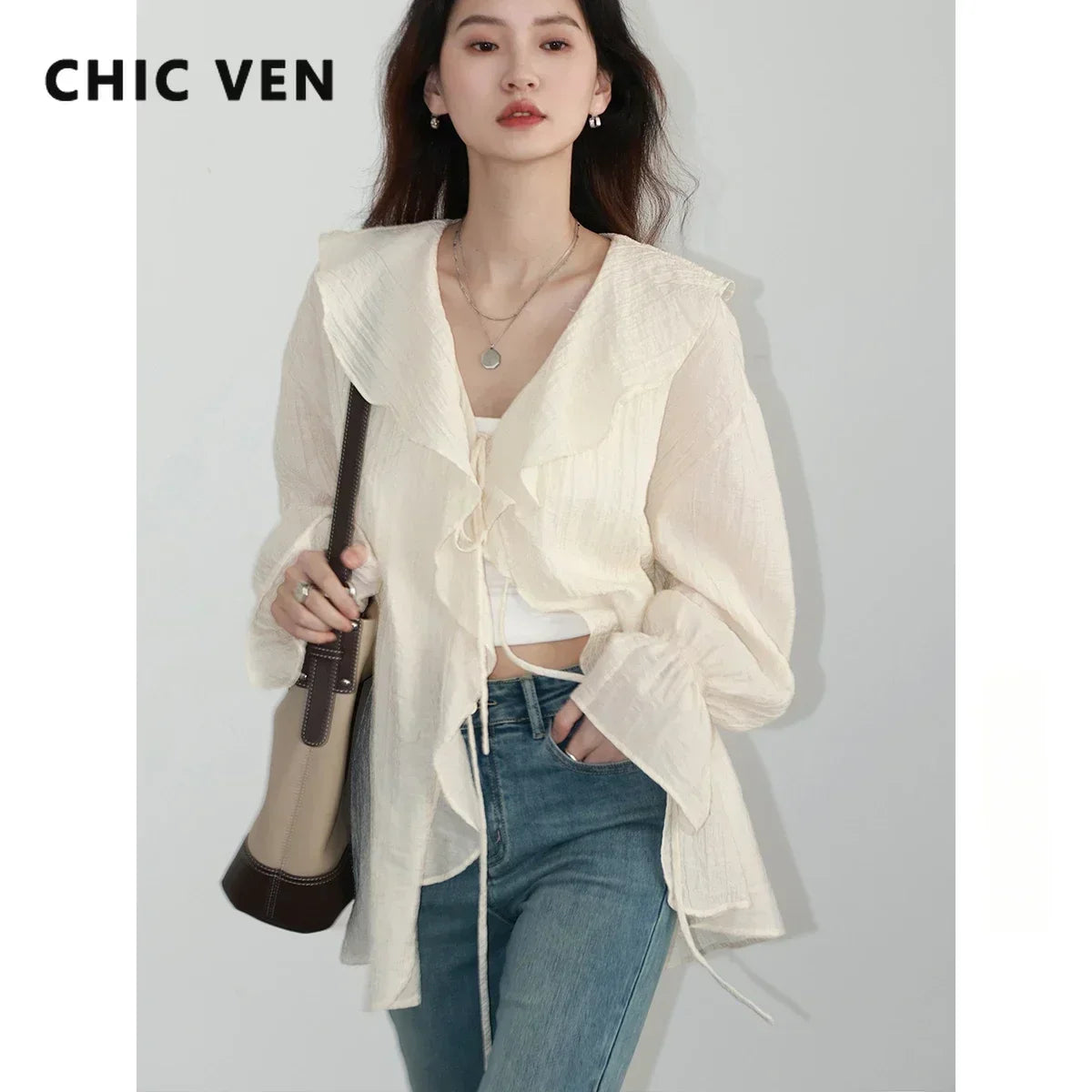 Lightweight V-Neck Knit Blouse
